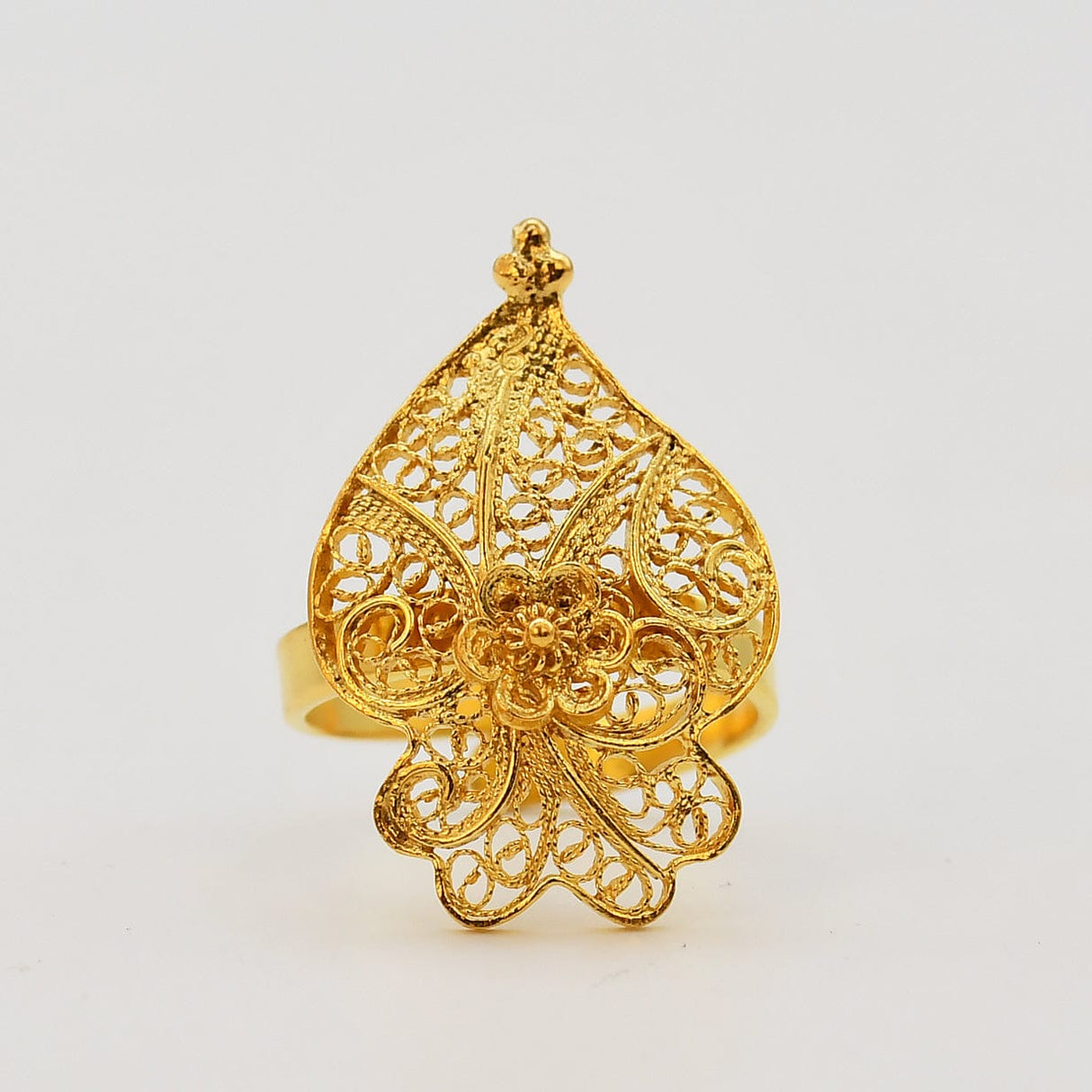 Bague coeur de Viana en filigrane d'argent I Vente en ligne Coração de Viana I Bague en argent doré