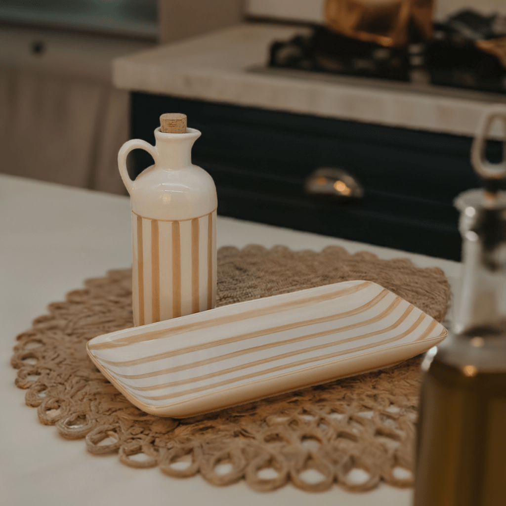 Carafe rayée moka et blanche avec bouchon en liège Carafe à bouchon rayée "Costa Nova Mar" 18cm - Moka