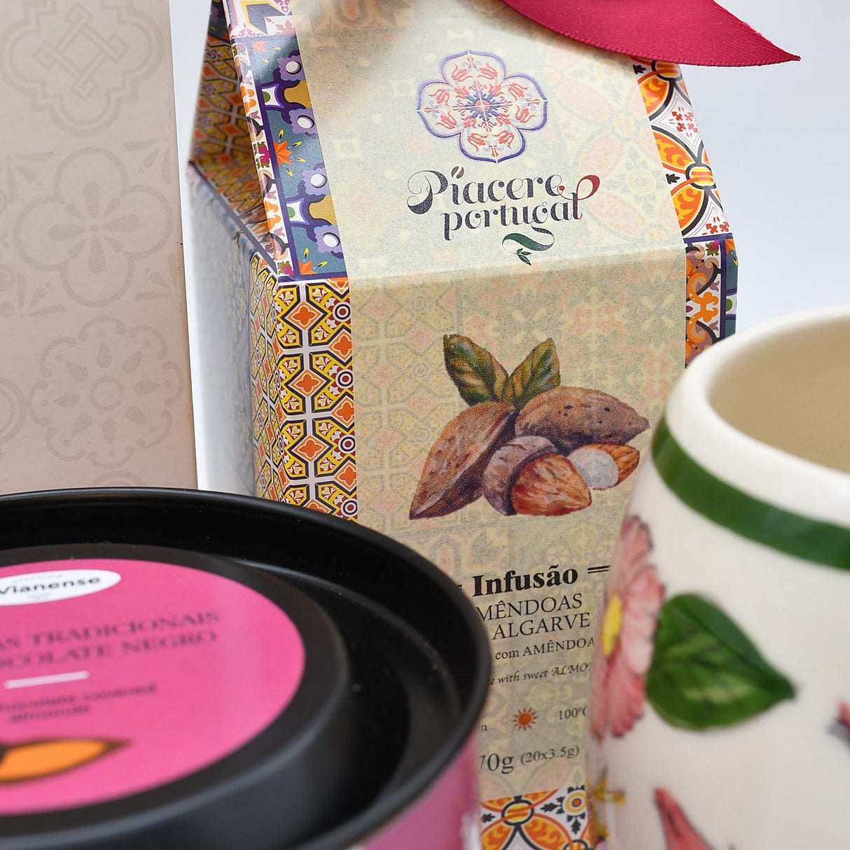 Coffret cadeau portugais – Amandes chocolatées, infusion & céramique artisanale Coffret cadeau "Amêndoas"