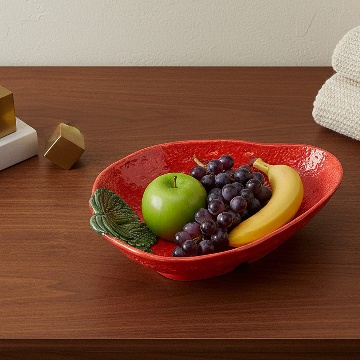 Plat en céramique en forme de fraise I Vaisselle artisanale du Portugal Corbeille à fruits en céramique en forme de fraise - 30cm