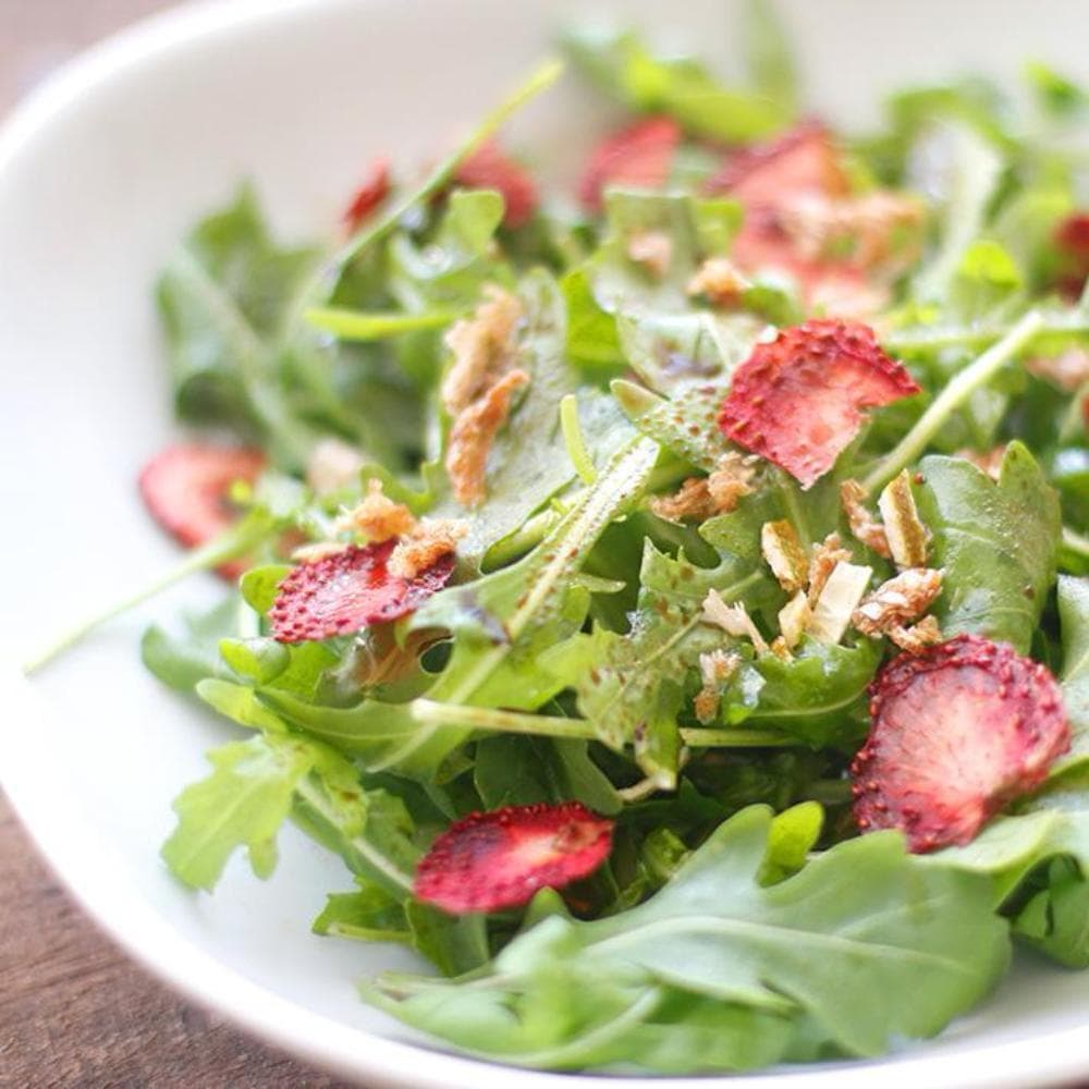 Tubes d' oranges. fraises. poires déshydratées