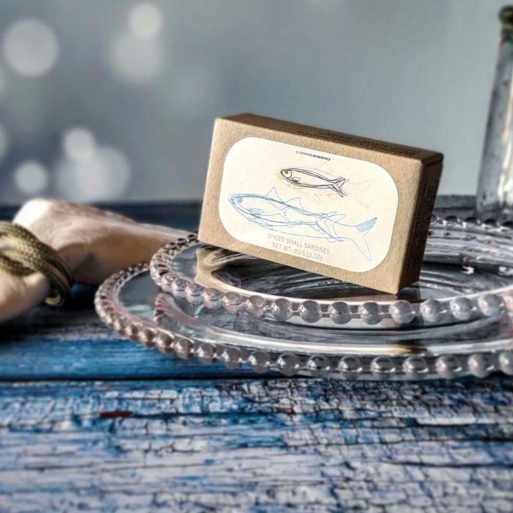 Sardines à l'huile d'olive et à la tomate I Produit portugais Petites sardines piquantes