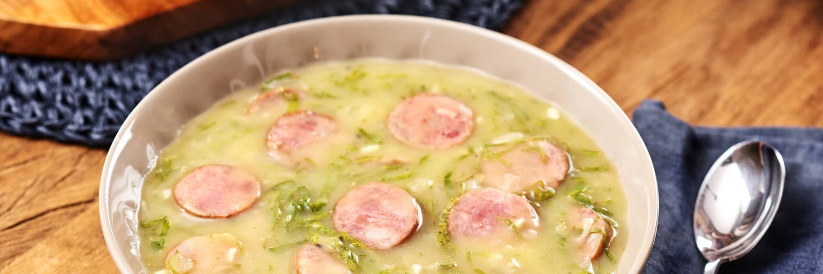 Les soupes portugaises : tradition, recettes et art de la table