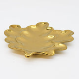 Assiette en grès vert clair en forme de feuille d'hortensia Assiette en grés