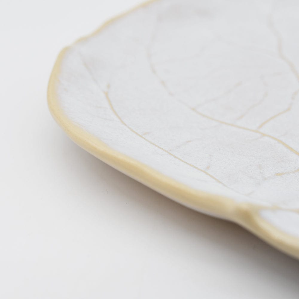 Assiette en porcelaine blanche à bord doré Ø27cm – Fabriquée au Portugal Assiette en grès en forme de chou - 23cm