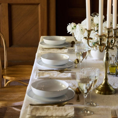 Assiette en porcelaine blanche à bord doré Ø27cm – Fabriquée au Portugal Assiette en porcelaine "Resonance" - 27cm