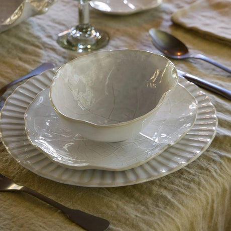 Assiette feuille de chou en grès blanc | Fabriquée au Portugal Assiette en grès en forme de chou 23cm - Blanc