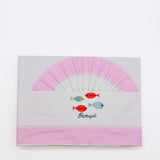 Parure de lit coton rose brodée sardines portugaises | Luisa Paixão Parure de lit bébé "Sardinhas" - Rose