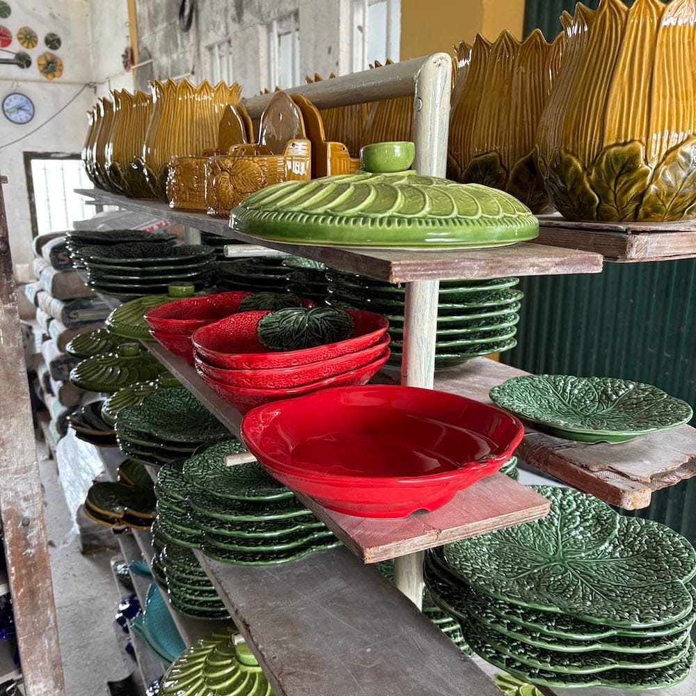 Plat en céramique en forme de fraise I Vaisselle artisanale du Portugal Corbeille à fruits en céramique en forme de fraise - 30cm