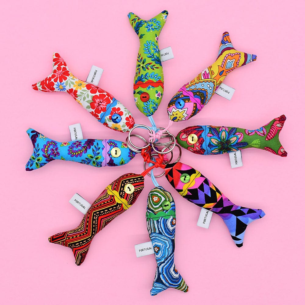Porte clés en forme de sardine multicolore Porte clés "Sardinha" multicolore