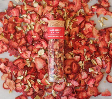 Tube de fraises et agrumes déshydratés