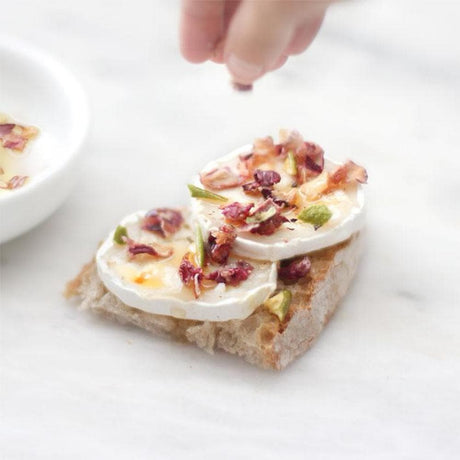 Tube d'oignons violets et pommes vertes déshydratés